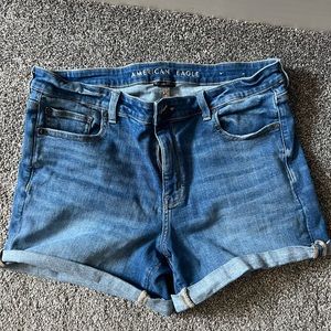 American Eagle Jean Shorts - midi size 16